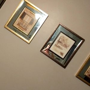 4 Decorative wall hangings